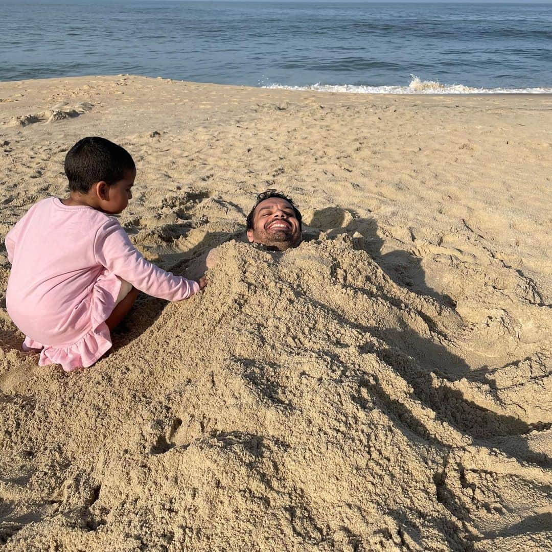 Gaurav Tanejaさんのインスタグラム写真 - (Gaurav TanejaInstagram)「When Rashu says Politely but papa ignores . #flyingbeast #beach #LaaLoo」1月8日 1時20分 - taneja.gaurav