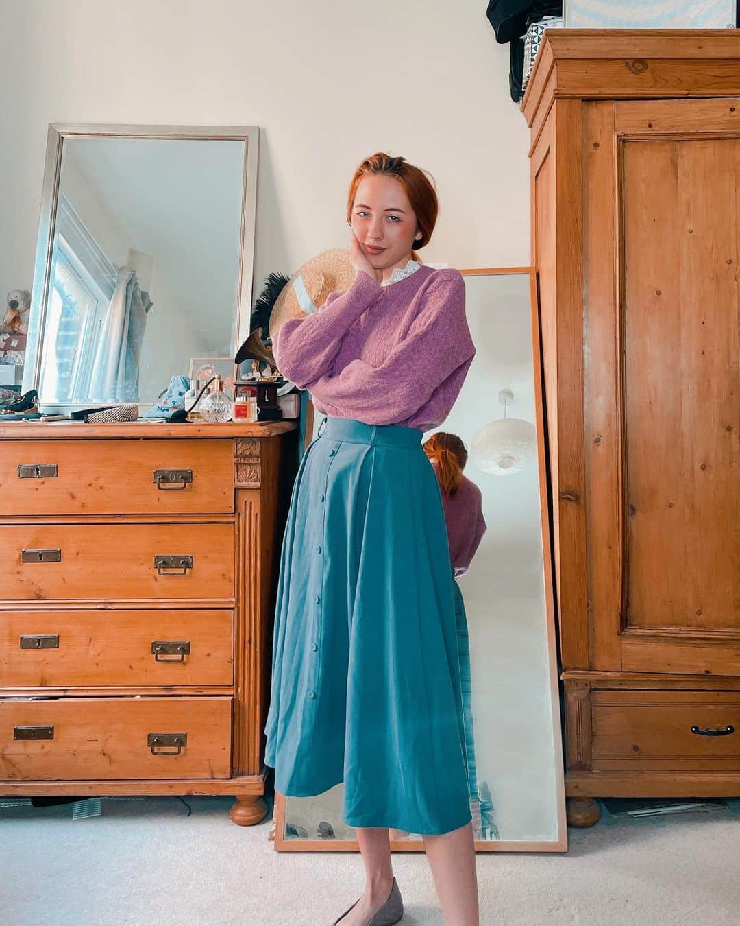 ベッキー・クルーエルのインスタグラム：「pink & blue to see me through 🥳」
