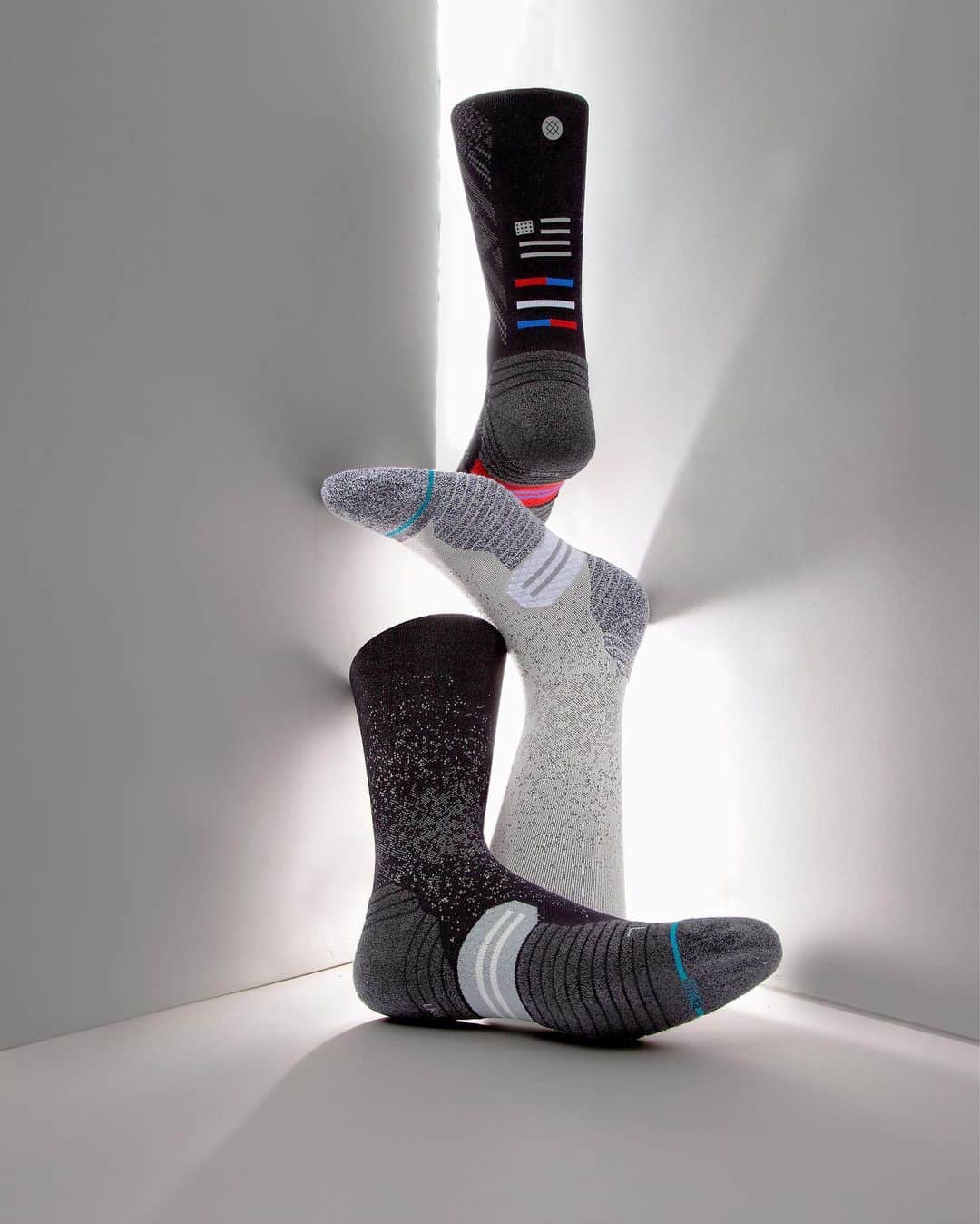 Stanceのインスタグラム：「Ready To Go 🏃‍♀️🏋️💪... Set some big goals to be more active in 2021? Stance Performance styles are loaded with features like Feel 360™ and Infiknit™ to power every run or workout. From all-day comfort to lifetime guaranteed durability, keep your goals on track, starting from the ground up. Link in bio.」