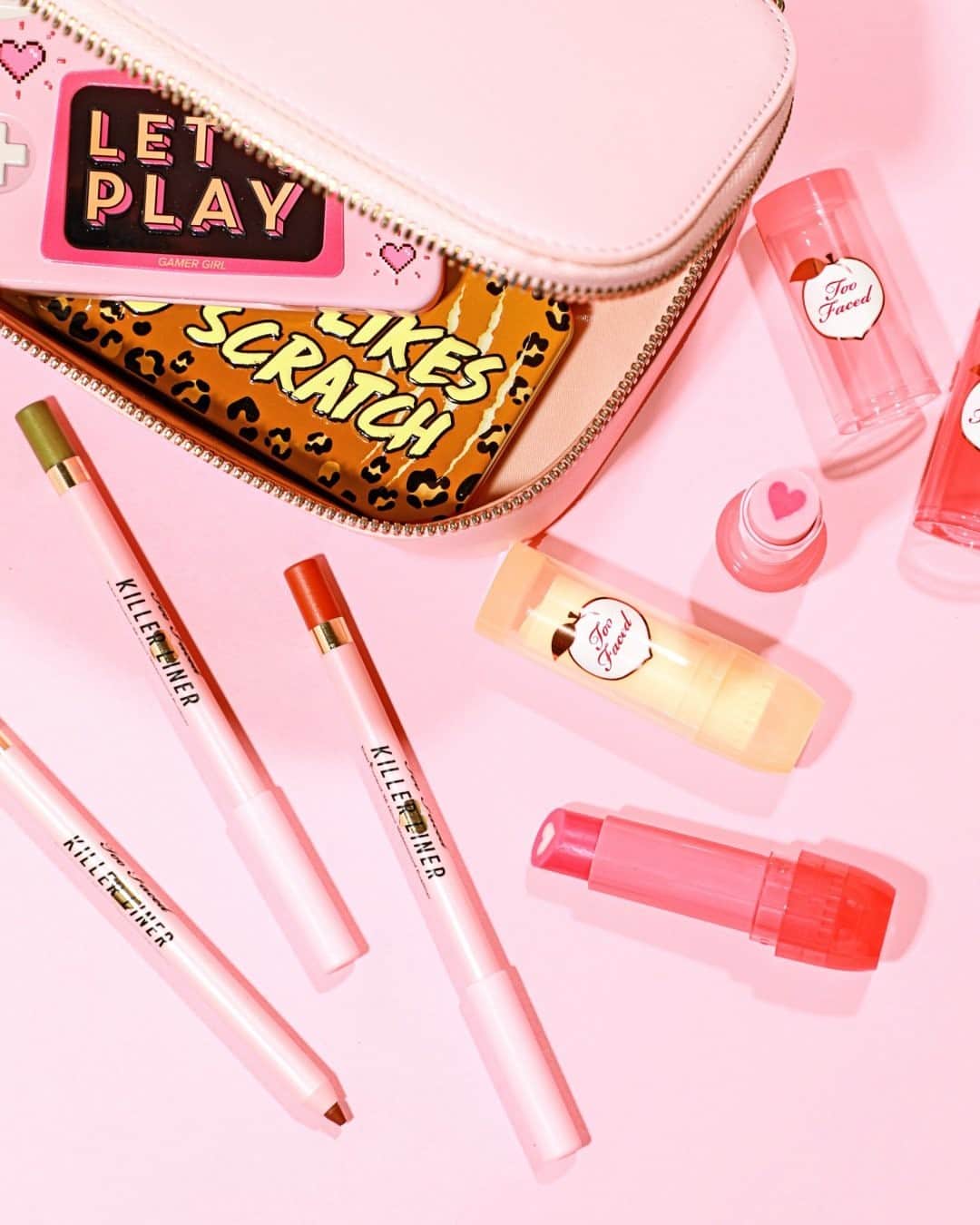 Too Facedのインスタグラム：「We are living for all of these NEW must-haves! 💖 Upgrade your glam with our 36 Hour Waterproof Killer Liners, Peach Bloom Lip Balms, and Mini Palettes. Drop your FAVE below! 👇 #toofaced」