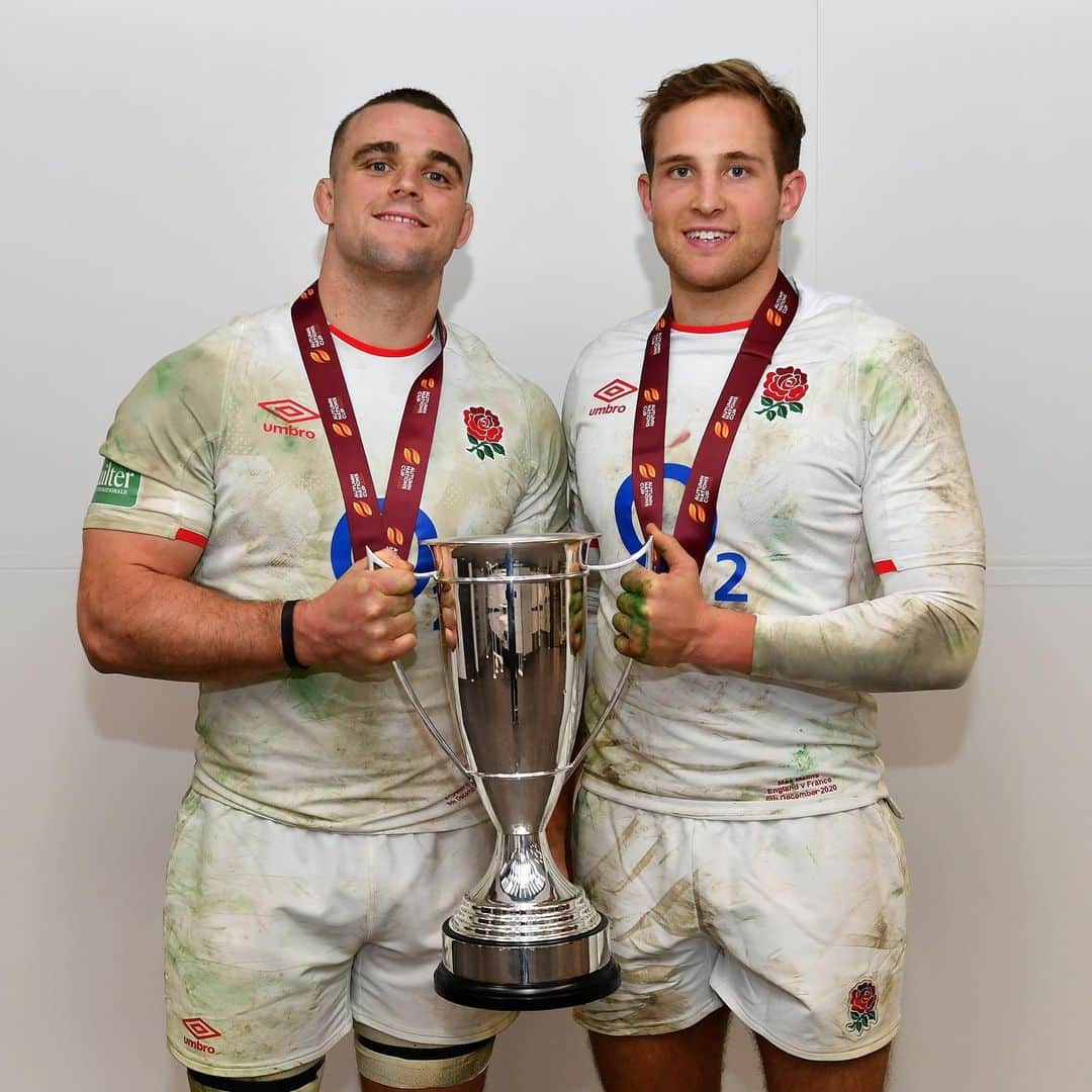 のインスタグラム：「Happy birthday to @benearl7 and @maxmalins who turn 23 and 24 today 🥳🎉🌹 1️⃣1️⃣ England caps between them and 1️⃣1️⃣ wins so far 🙌」