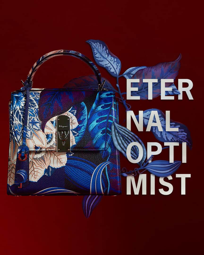 サルヴァトーレ・フェラガモのインスタグラム：「Building on the longstanding silk tradition of Ferragamo, an exuberant new iteration of the boxyz bag exudes vibrant optimism, exploring the magic of print inspired by the silk foulards of Ferragamo.」