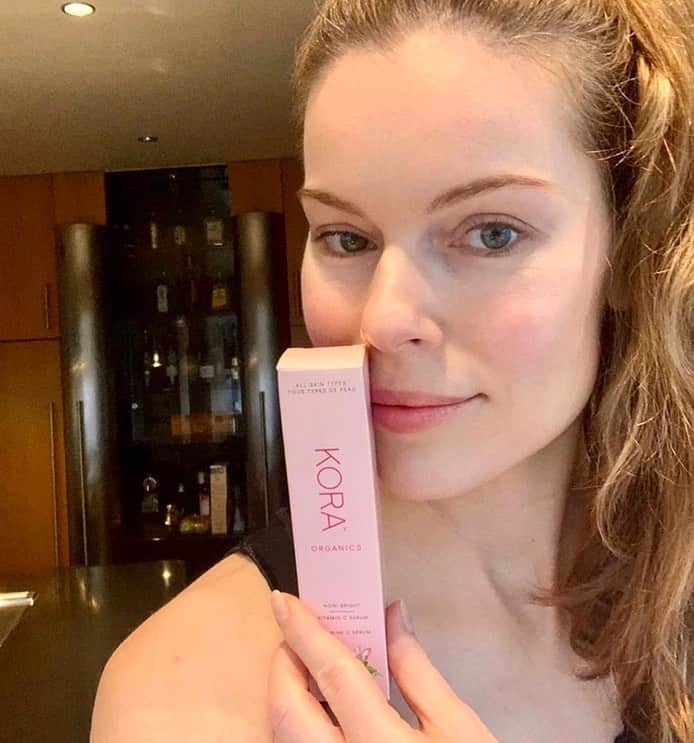 KORA Organicsさんのインスタグラム写真 - (KORA OrganicsInstagram)「#Regram from @theorganiclabel. ✨   "@koraorganics is a cruelty-free, certified organic and natural brand. I discovered this brand at @Sephora in NYC and happy it’s finally available in Europe! Why did I buy this product? It’s a potent organic serum that uses high levels of Vitamin C and antioxidants to #Firm, #Brighten and #Protect your skin.   ➡️ 99% of the total ingredients are from natural origin ➡️ 70% of the total ingredients are from organic farming ➡️ #CosmosOrganic certified by #Ecocert Greenlife according to #Cosmos Standard ➡️ #Crueltyfree" #KORAOrganics #MindBodySkin #NoniGlow」1月8日 2時26分 - koraorganics