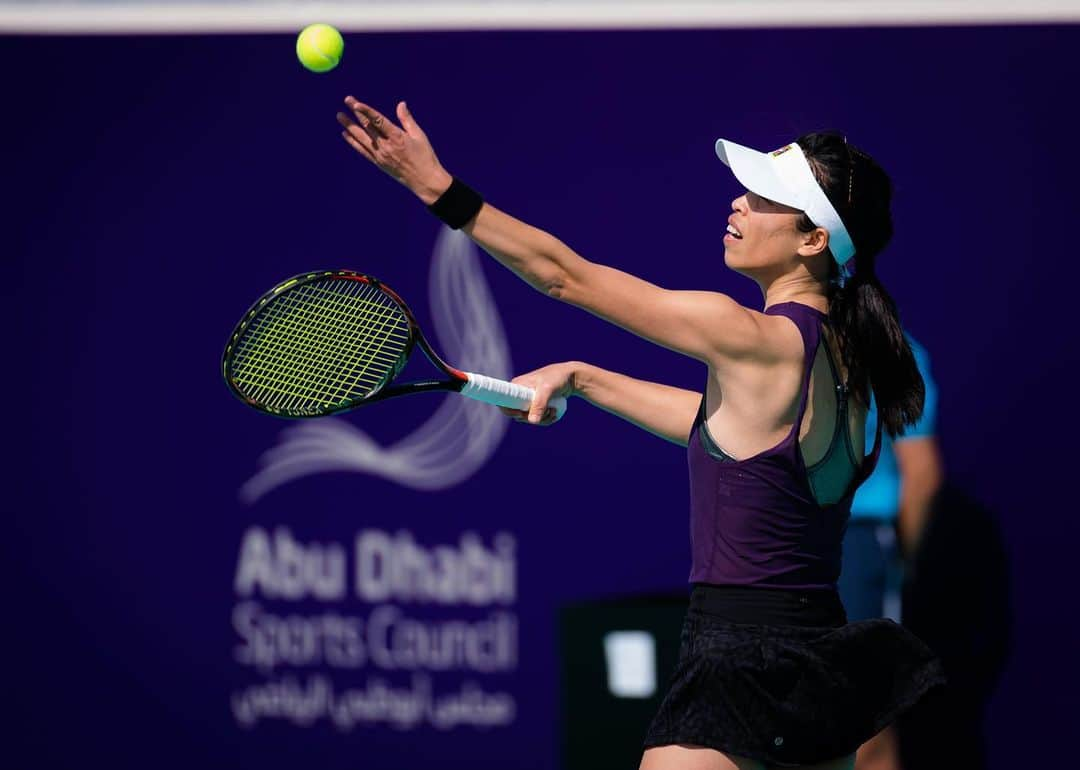 WTA（女子テニス協会）さんのインスタグラム写真 - (WTA（女子テニス協会）Instagram)「Moving 🔛 to round 2️⃣! #AbuDhabiWTA」1月8日 2時46分 - wta