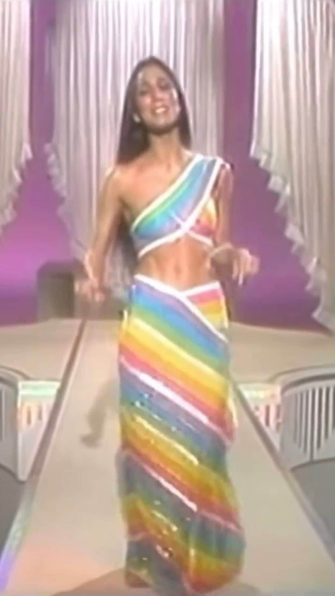 ダニジョーのインスタグラム：「THE TYPE OF ENERGY WE NEED: CHER, 1975 🌈✨」