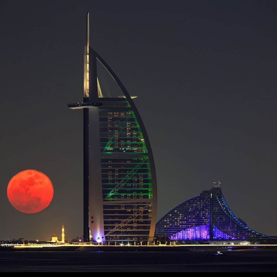 ドバイのインスタグラム：「#Dubai Winter Nights 📷:@charliejoeker」