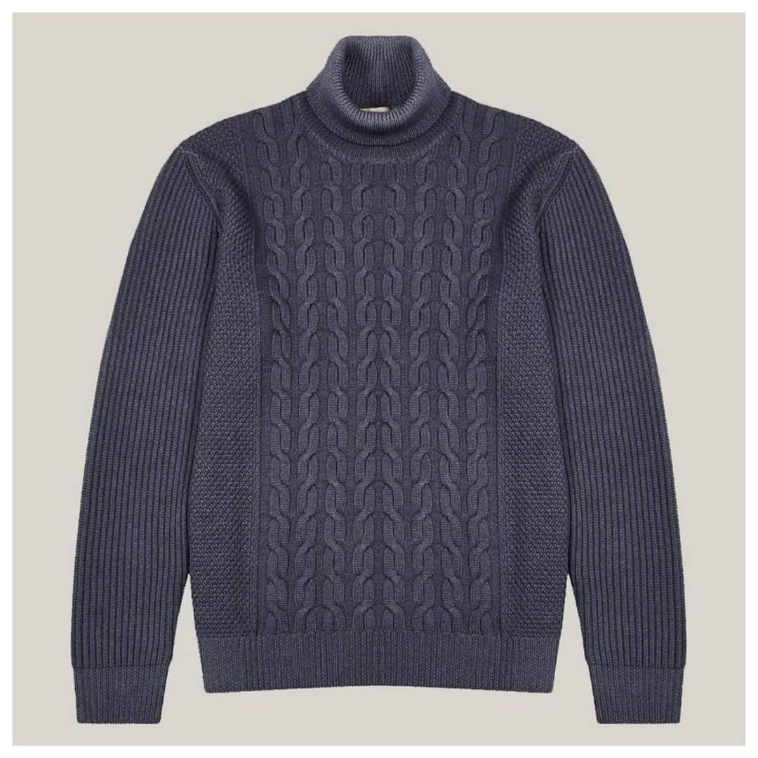 アルテアさんのインスタグラム写真 - (アルテアInstagram)「Altea FW20  Mixed stitch heavy gauge turtleneck in superfine Merino wool. Made and garment dyed in Italy.  #alteamilano #knitwear #madeinitaly」1月8日 3時18分 - alteamilano