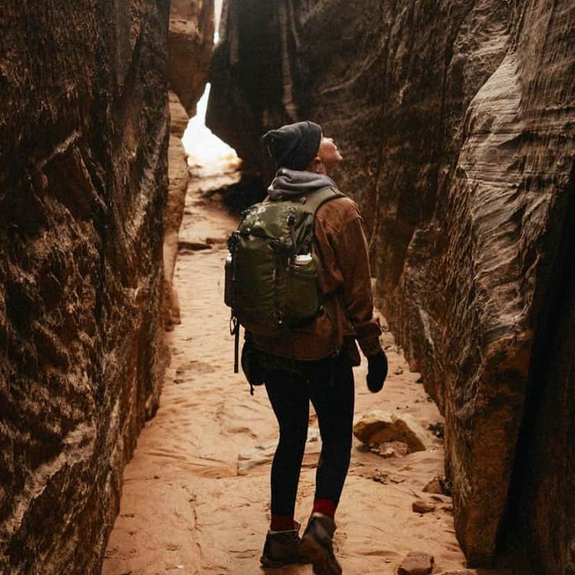 オボズのインスタグラム：「Take a break. Take a new path from the trailhead. Take some deep breaths. Take time to process.  #truetothetrail   📸 @kiramcgriggphoto」