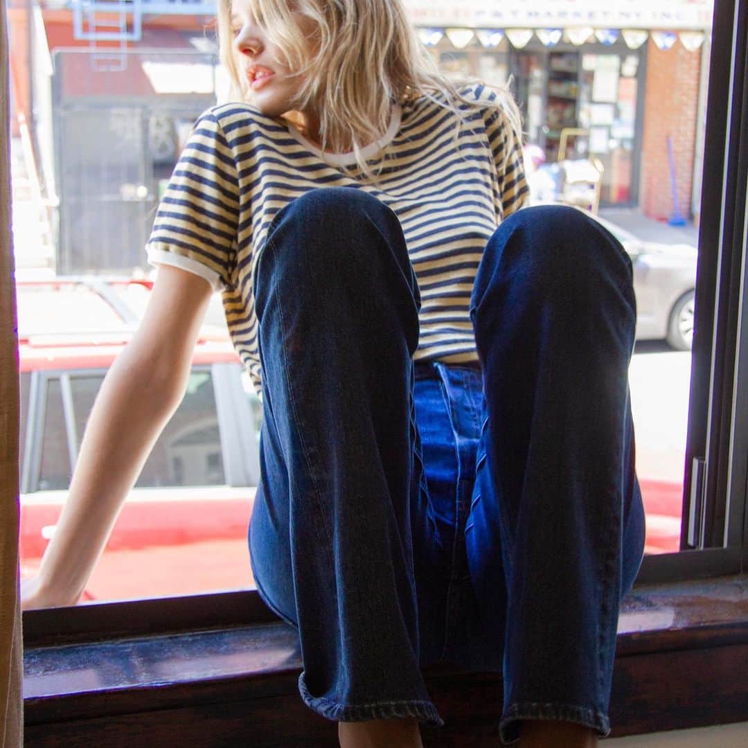 motherdenimのインスタグラム：「Into The Blue」