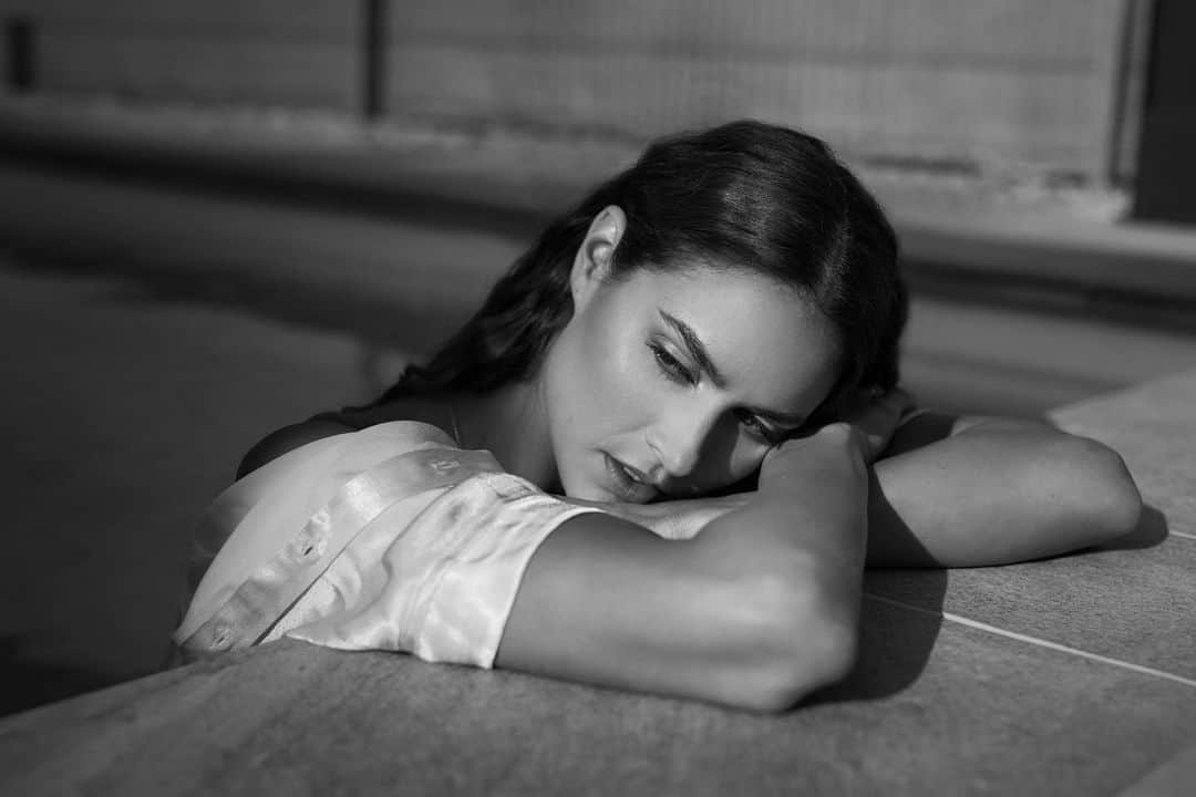 ズザンナ・ヤカボスのインスタグラム：「what’s your biggest dream? 🌙🪐」