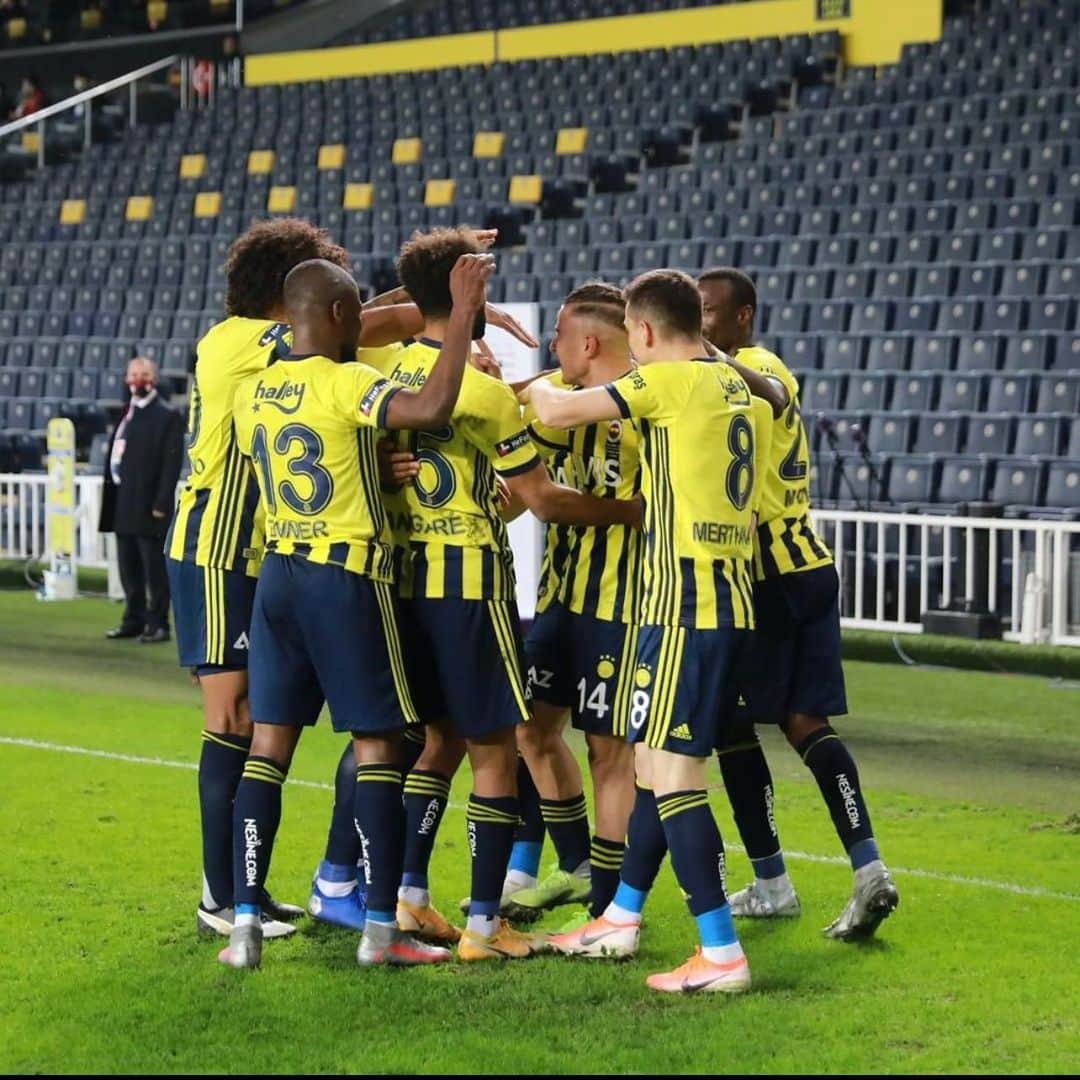 のインスタグラム：「+3 💛💙」