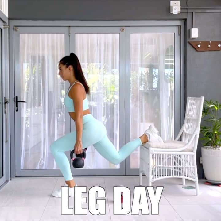 Danielle Robertsonのインスタグラム：「LEG DAY 🍑  It’s my favourite day of the week which means we are shaping those glutes and toning our legs with today's LEG DAY workout! I am sippin’ on @womensbest Watermelon BCAA’s 🍉  BCAA’s help you build and maintain muscle mass (and taste delicious which assists in my daily water consumption 💦 💦). I also enjoy a post workout @womensbest Protein Shake (Cereal Milk Flavour for the WIN) to ensure I am fueling my body right to GET THOSE BOOTY GAINS! Link in my bio to shop @womensbest sportswear and supplements 💪  Let’s get it!  WORKOUT  4 SETS  10 reps Bulgarian Split Squats (each leg) 15 reps Sumo Squats 12 reps Single Leg Elevated Glute Bridge (each leg) 15 reps Goblet Squats 10 reps Stationary Lunges (each leg)」