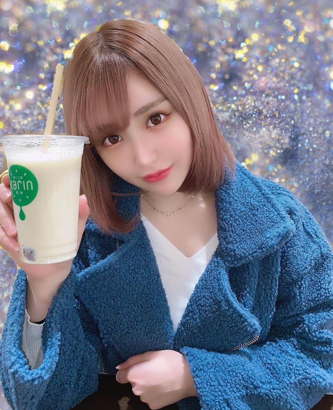 のインスタグラム：「寒いよう🥶  むぅーーーー🥺お出かけしたい🥺  久しぶりの妹とのお出かけ楽しかったな🤗💗  .﻿ . #2021 #シーシャ #女子大 #名古屋インスタ映え #韓国 #愛知 #名古屋 #名駅 #錦三丁目 #錦 #錦3 #キャバクラ #キャバ嬢 #ショートカット #シャンパン #整形 #歌舞伎町 #北新地 #ミナミ #祇園 #中洲 #すすきの #nagoya #ootd #follow #followme」