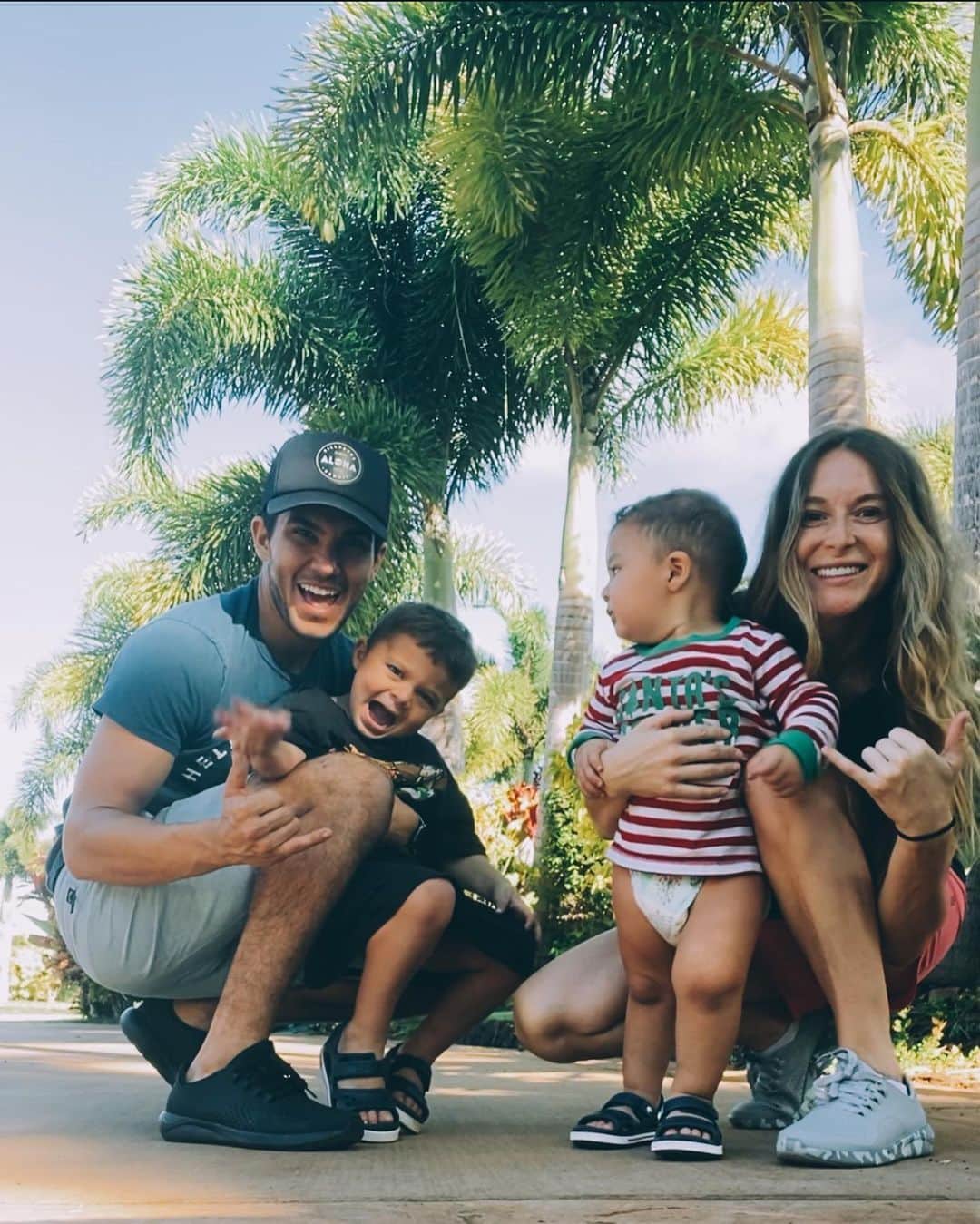 アレクサ・ヴェガのインスタグラム：「If you would have told us 8 years ago that we would be that family with two adorable boys and a baby on the way... that we’d be living in Hawaii and still be able to do the work that we do... that we’d have the most amazing community... and that we would all wear @crocs all the time...I think we would have moved to Hawaii and started having kids way sooner 🤣 so beyond blessed. I thank God every single day. (Ps. Yes. Seriously. We are all in crocs. And I flippin love them).」