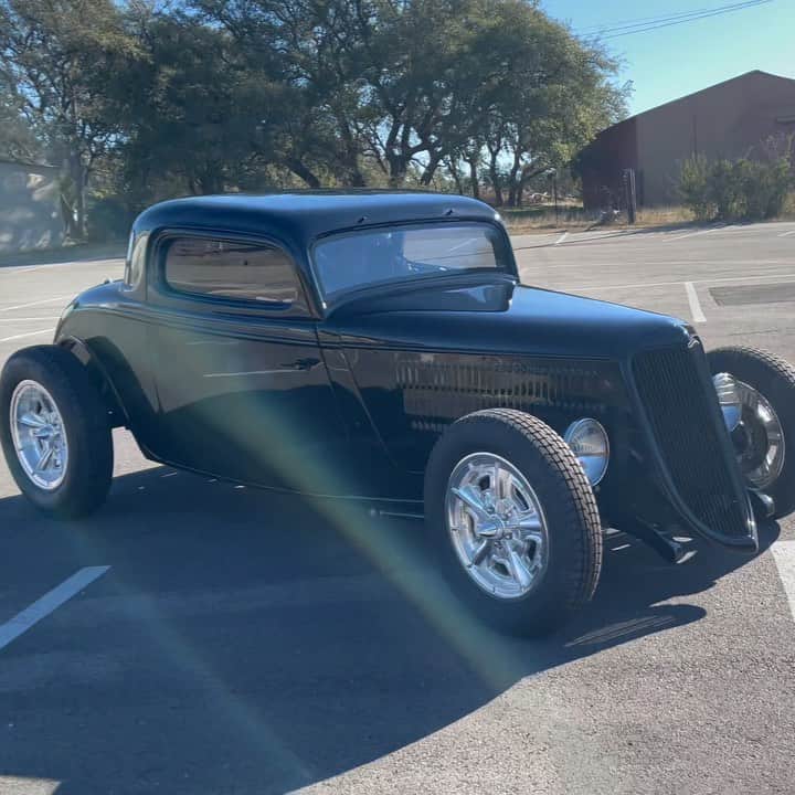 ウエストコーストチョッパーズのインスタグラム：「***SOLD***SOLD***  Such a great little car!  -383 Chevy -350 trans -TCI frame -Composite body -Coil over rear -Air ride front -One-Off @curtisspeed wheels -Wilwood Brakes -Texas friendly A/C -Interior by @innovativerides  -Flawless black paint by @westcoastchoppers   Car is all New and full of details.   Asking $80K  Real Players Dm or email guns@jessejames.com  #jessejames」