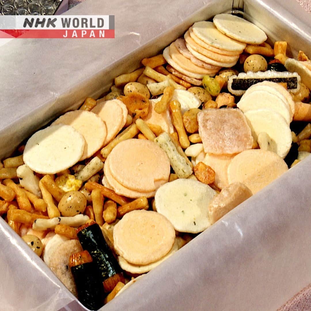 NHK「WORLD-JAPAN」さんのインスタグラム写真 - (NHK「WORLD-JAPAN」Instagram)「🍘Rice snacks! There are hundreds of varieties in Japan! Different regions produce different types and flavors with many stories behind their (sometimes accidental) beginnings. One type of rice cracker even saved a railway line?! 🌾🚃 . 👉Watch｜Japanology Plus: Rice Snacks｜Free On Demand｜NHK WORLD-JAPAN website.👀 . 👉Tap the link in our bio for more on the latest from Japan. . . #ricecracker #ricesnack #senbei #煎餅 #せんべい #arare #あられ #kawarasenbei #瓦せんべい #nuresenbei #ぬれせんべい #japanesesnacks #japanesefood #japansnack #onlyinjapan #JapanologyPlus #PeterBarakan #japan #nhkworld #nhkworldjapan #nhk」1月8日 7時00分 - nhkworldjapan