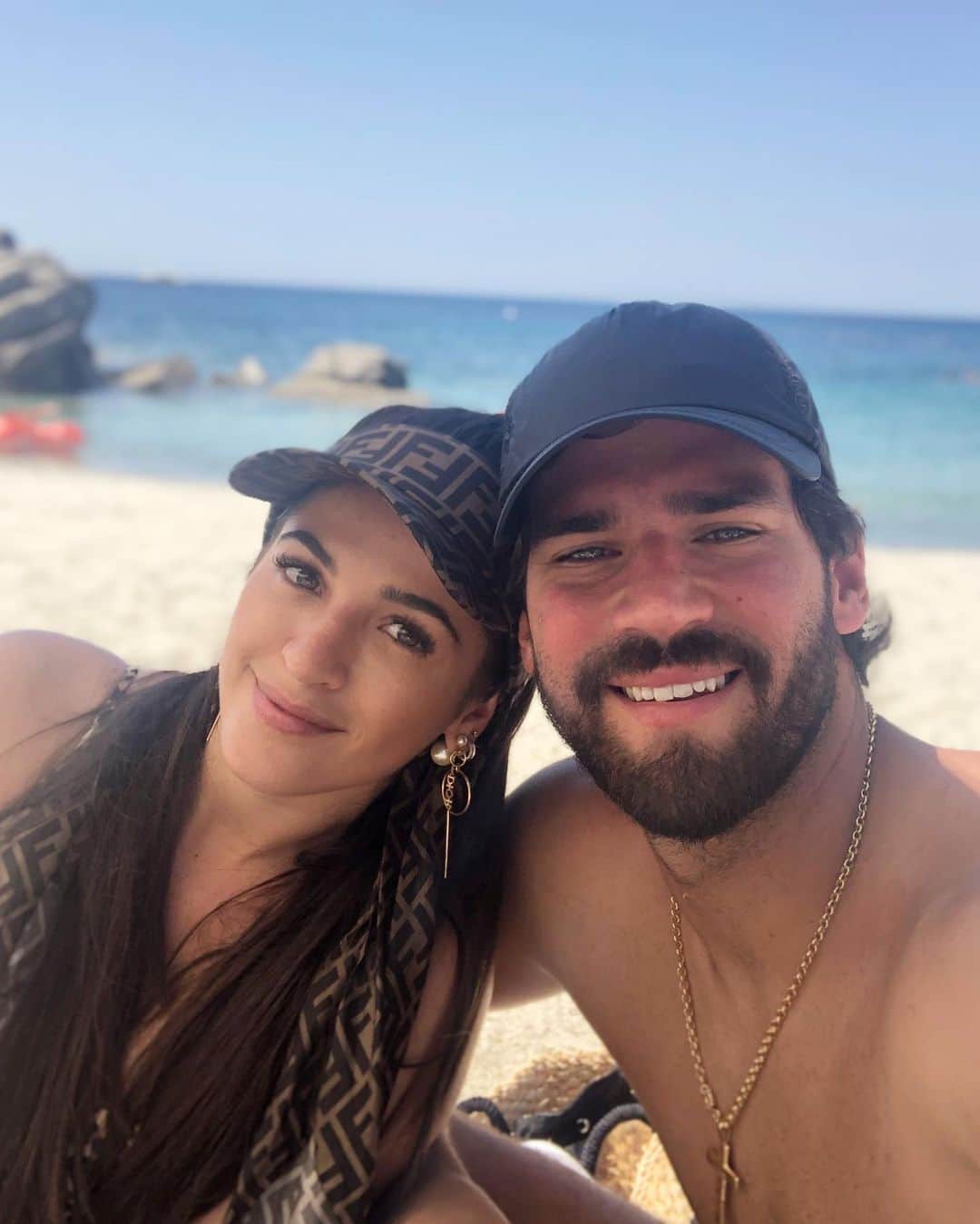 ナタリア・ベッカーのインスタグラム：「Nós dois, nesse lugar que tem meu ❤️ #TBT #sardinia」