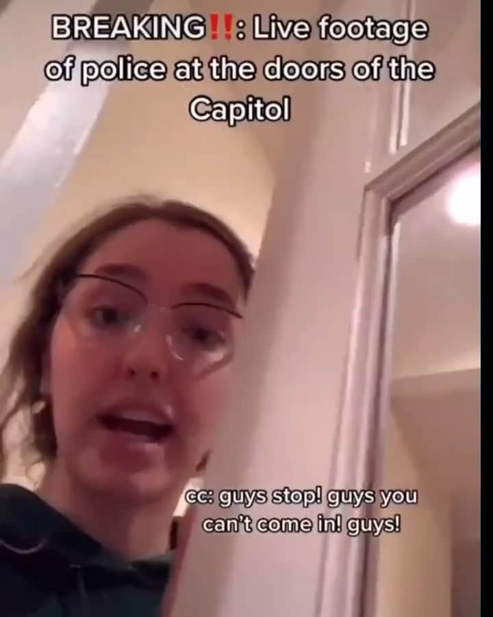 マット・マクゴリーのインスタグラム：「Repost @nyc4revolution_ (sc- @einsteinsbussy ) & @latinarebels」