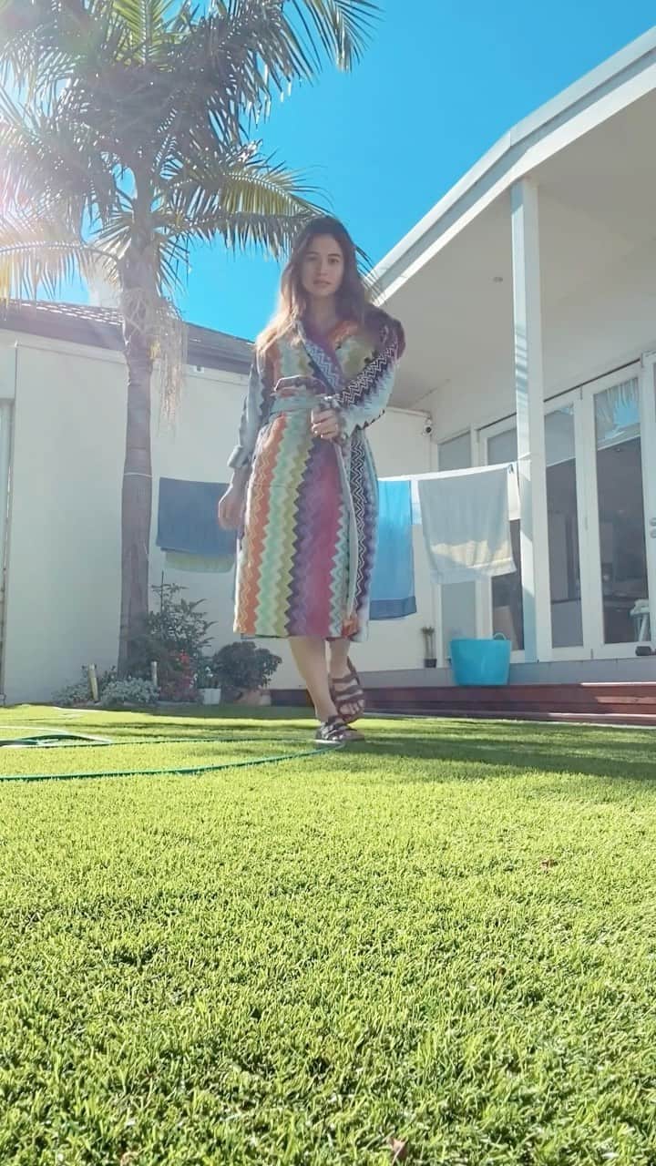 アン・カーティスのインスタグラム：「Good Morning Playtime! ☀️  Household chores but make it fun!  Sampay but fashyown! ✨ #RampANNE  P.S - @thomasjamescs this is all your stuff!!! 😋😂 You owe me coffee ☕️」