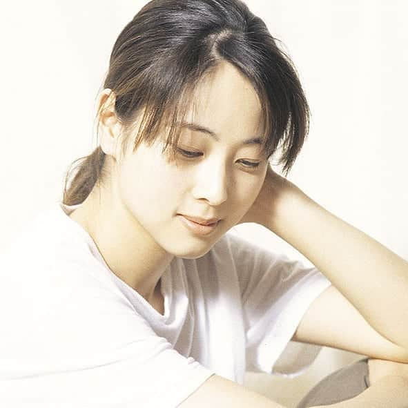 ZARDのインスタグラム：「#ZARD30周年Year お祝いの初配信イベントと初配信ライブが決定しました✨  https://wezard.net/news/news-720/?s=09  #ZARD #また思いきり騒ごうね #おうちで楽しく過ごそう」