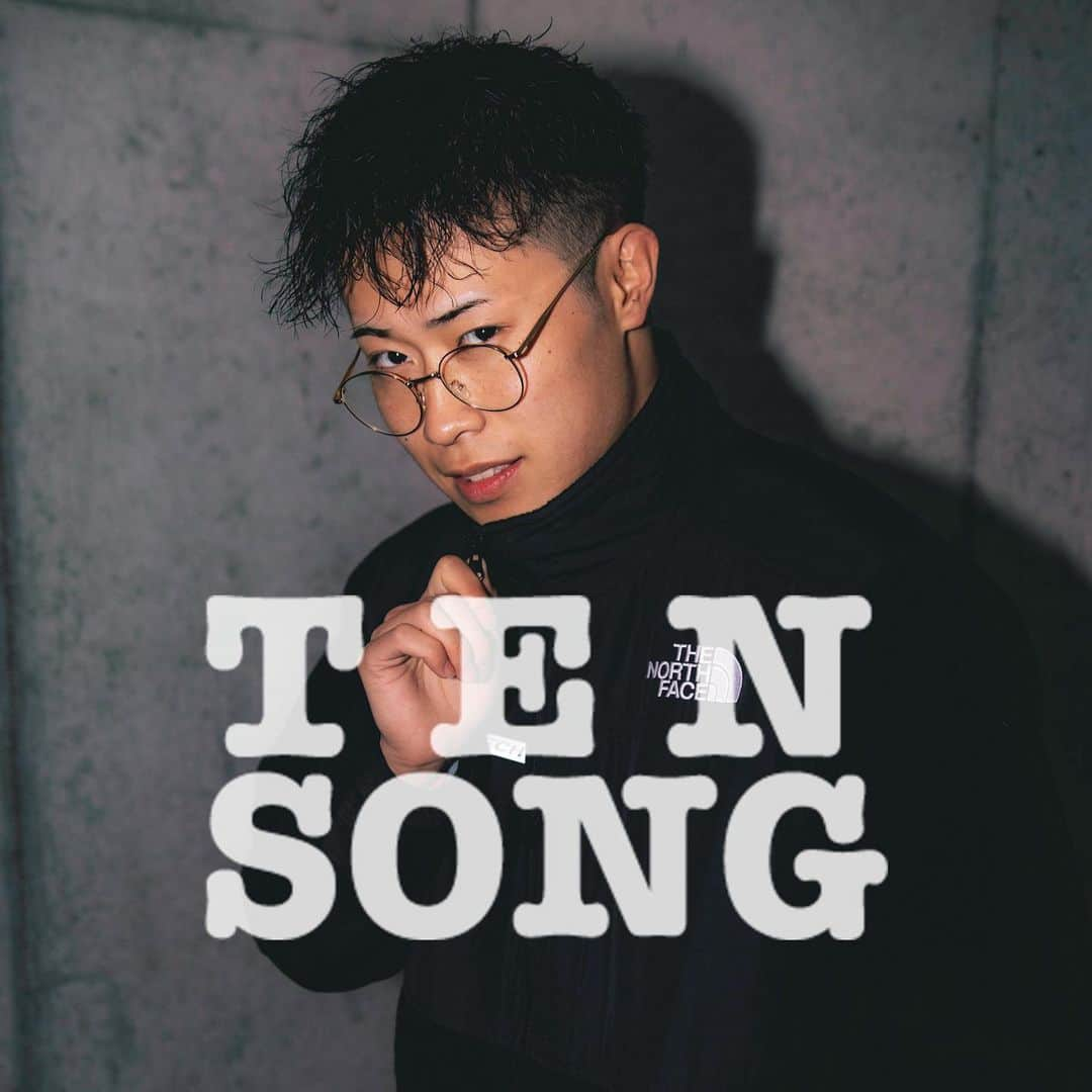 TENSONGさんのインスタグラム写真 - (TENSONGInstagram)「【今年の抱負】  TENSONGボーカル担当：たか坊 @tkb_tr_10song   今年は人見知りを無くす。 MCで恥晒さないようにする。 そして更なる高みを目指します‼︎  とりあえず、 付いてきて下さい。 よろすこ✌︎😁  今年も応援お願いしますね☺︎  by たか坊  引き続きたか坊、そしてTENSONG一同の応援よろしくお願い致します📣  撮影者：@majestic.hiro  #tensong #たか坊 #ボーカル #歌 #sing #2021年 #今年の抱負 #よろしくお願いします #🎤」1月8日 19時32分 - 10song_official