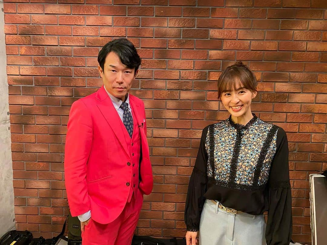 田中理恵さんのインスタグラム写真 - (田中理恵Instagram)「ヒデさんと収録でした！ また、日にちをお伝えしますね☺️‼︎  ヒデさんとの収録は本当に楽しくて笑いっぱなし🤣笑 赤？ピンク？ 衣装が眩しかったぁぁぁぁ！！！  @penaruteihide  みんなでフォローしましょう。 本物ですよ！笑」1月8日 19時38分 - riiiiiie611