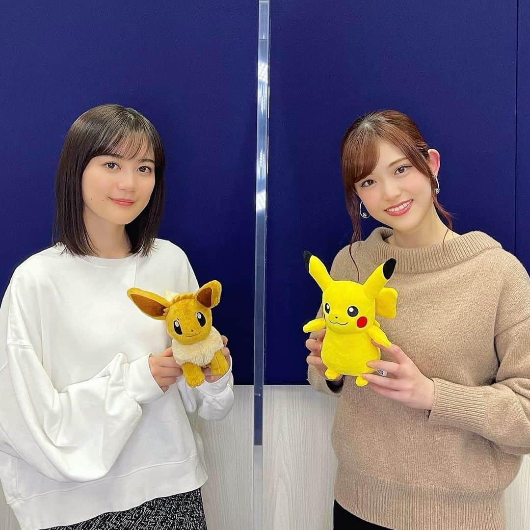 生田絵梨花さんのインスタグラム写真 - (生田絵梨花Instagram)「ポケモンのオープニングテーマを からあげ姉妹が担当することになりました✨  松村沙友理ちゃんと♪ 嬉しすぎます‼︎  主題歌「1・2・3」 ほんとに元気の出る大好きな曲っ  今夜18:55～のアニメ放送で初解禁になるので ぜひぜひチェックしてください☺️  #からあげ姉妹ゲットだぜ」1月8日 18時05分 - ikutaerika.official