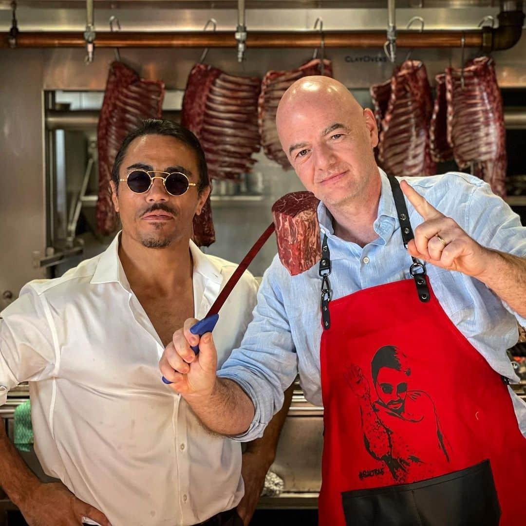 Saltbae（ヌスラット・ガネーシュ）さんのインスタグラム写真 - (Saltbae（ヌスラット・ガネーシュ）Instagram)「Today we are together in the kitchen with the Fifa President Mr.Infantino」1月8日 18時28分 - nusr_et