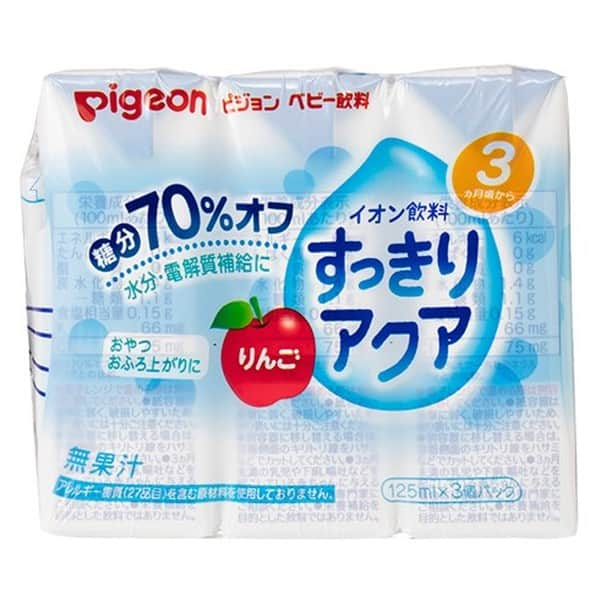 ピジョンさんのインスタグラム写真 - (ピジョンInstagram)「【赤ちゃんの体調がよくない時に役立つ意外なグッズたち😊】1月に入ってぐっと気温が低くなってきました💦赤ちゃんはもちろんですが、ご家族も体調管理はしっかりしたい季節。  が、管理をしっかりしていても体調不良になることはあるもの。 赤ちゃんも同じで、この季節はお熱や鼻づまりなどどうしても起こりがちです🤧  そんな時に「これが意外に役立った✨」というお声をよく見かける、しかもあまり知られていない様子のグッズが結構あったりします。  先日もそんなお声を見かけたので、皆さんにぜひシェアしておきたくpostさせていただきます❕  1）#鼻づまり改善薬  お鼻がつまり気味で、寝ている時に寝苦しそうで可哀そう…😢 そんな時に役立つことで有名（？）なのは、#鼻吸い器 ですが。寝ている間の鼻づまり緩和におすすめなのが、このクリーム。  胸、のどや背中に塗ることでかぜに伴う諸症状を緩和してくれるんです。 少量でも思った以上にスーッとして、鼻が通るようになるというお声が多いのですが、意外に知られていないこの季節の必需品です✨  2）#鼻のどすっきりシート  お熱の時におでこに貼る #熱ひえシート はお馴染みですが、実はこんなシートも。  こちらは、先ほどの鼻づまり改善薬同様に、胸や首もとに貼るだけ👍 植物成分ユーカリオイルのやさしい香りやジェルシートの清涼感が鼻やのどをすっきりさわやかにします✨  3）赤ちゃんの #イオン飲料 #すっきりアクア 発熱の時に役立った！というグッズとして、最近お声を見かけたモノ。  皆さんお馴染み「すっきりアクア 」です。 お熱などの時に水分補給してほしいけど、なぜかそんな時に限ってお水やお茶をあまり飲まない…なんてこともあるようで💦  そんな時に、このすっきりアクアなど 「ほんのり甘いイオン飲料はめちゃ飲んだ！」 というお声が多いんです。  この飲料、夏場に人気ですが実はこの季節にも常備しておきたい飲料かなと思います。  画像の紙パックだけでなく、ペットボトルタイプもあるので、お好みで。 3ヵ月から飲めるのも嬉しいポイントです💕  4）#赤ちゃんのぷちアイス  こちらは1才からのアイテムになっちゃいますが💦 アイスといえば、夏☀というイメージですが、この季節にも活躍するおやつだったりします。  やはり体調不良の時に、冷たくて甘いこんなアイスだと口にしてくれることがあるようで🍨  確かに、私も小さい頃、熱が出た時、アイスだけは食べられたなあと思い出しました（←この数年発熱していないので記憶が薄い）  体調が悪そうな時。 ちょっとでも口にしてくれると、ほっとしますよね。  大人になると、子どもの時にどうやって看病してもらっていたか忘れがち💦 そんな時に皆さんのお役に立つかも…と思いまして、ご紹介させていただきました🍨  またあまりご紹介していなかった「#赤ちゃんのヘルスケア 」という簡単なまとめサイトがありまして。  風邪や鼻づまりの時に役立つグッズを色々ご紹介しています。よろしければぜひ！プロフィールのハイライトにストーリーを置いてありますので、ぜひチェックしてみてください。  皆さまの健康を心から願っております🍀 ---------- #風邪 #赤ちゃん #ベビー #赤ちゃんの風邪 #子供の風邪 #ヘルスケア #ベビーグッズ #赤ちゃん用品 #赤ちゃんグッズ #出産準備 #出産準備品 #赤ちゃんのいる暮らし #赤ちゃんとの暮らし #赤ちゃんのいる生活 #子育て #育児 #鼻づまり  #ピジョン   #アイスは季節を問わず食べる派です #季節限定のアイスなど見かけると買ってはストックしており #昔からリスのようにただアイスを貯め込んでは怒られる #でもなお追加しますけど」1月8日 18時33分 - pigeon_official.jp