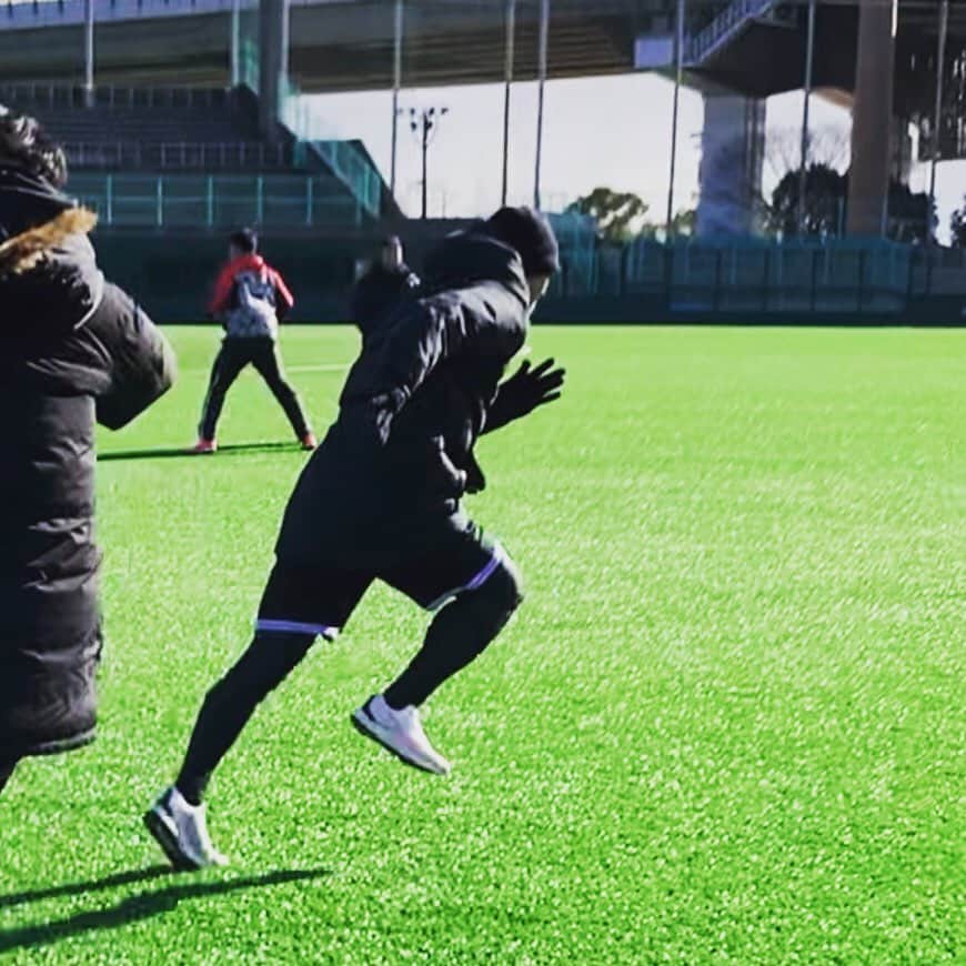 西岡剛のインスタグラム：「寒けりゃ走るしかない🥶  #西岡剛」