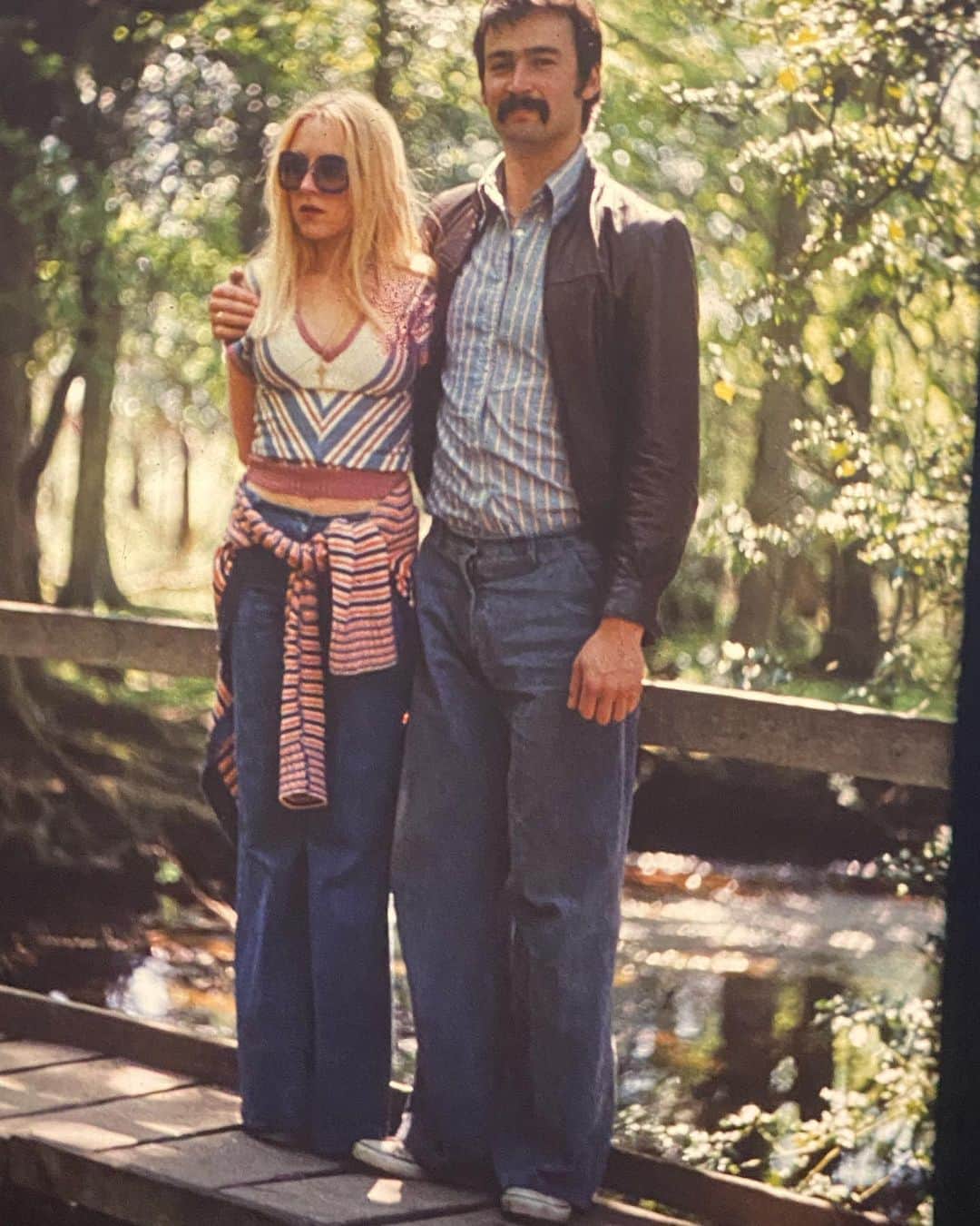 ファーン・コットンのインスタグラム：「Happy wedding anniversary ma & pa ♥️」