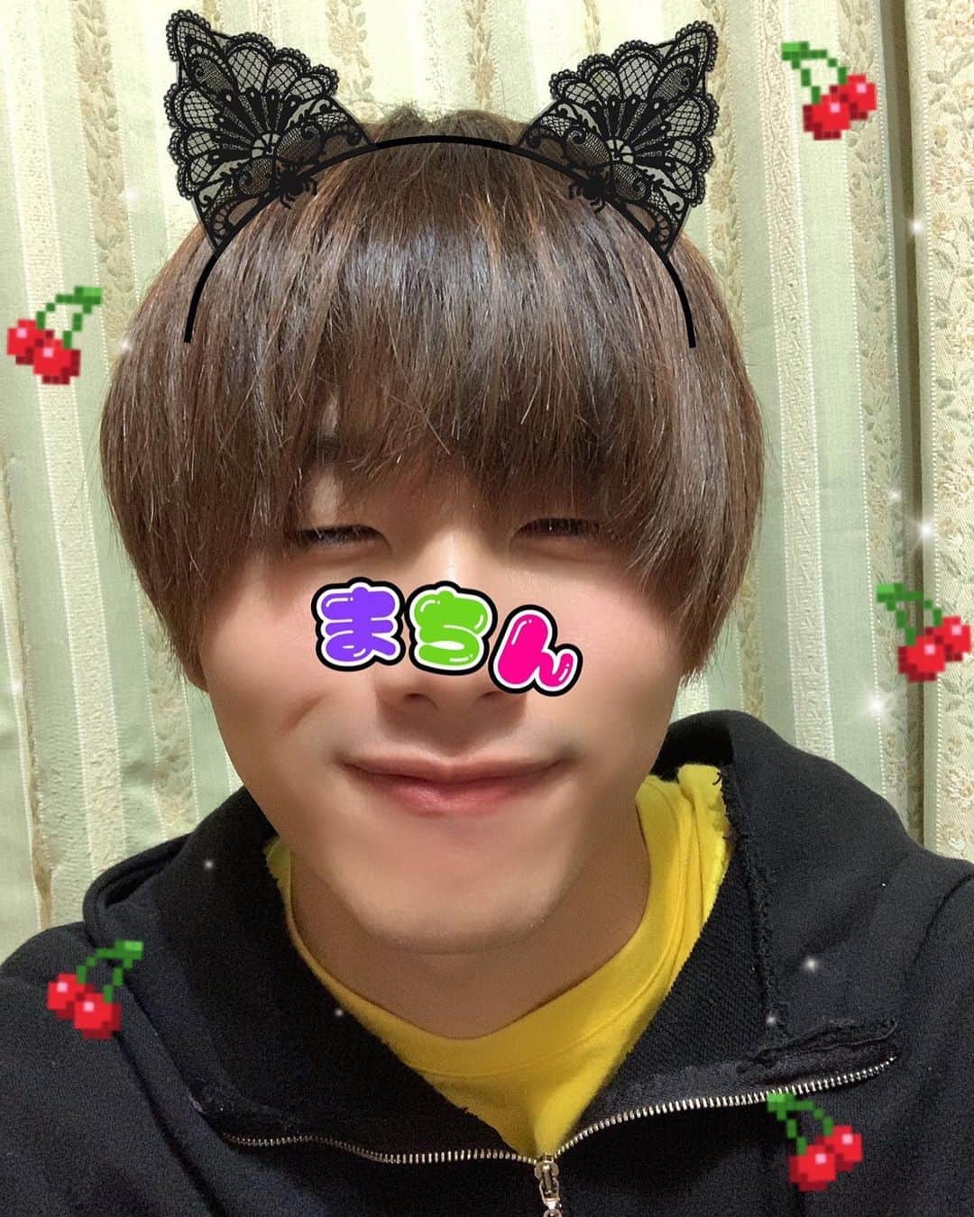 川端誠生のインスタグラム：「SNOWでスタンプ完成😆 皆んな使ってねw  #まーちんとぴえんな仲間達　 のハッシュタグを付けて 投稿してね ！   #snowエフィクト #snowcam #手作りsnow#まーちんとぴえん達 #snowpr」