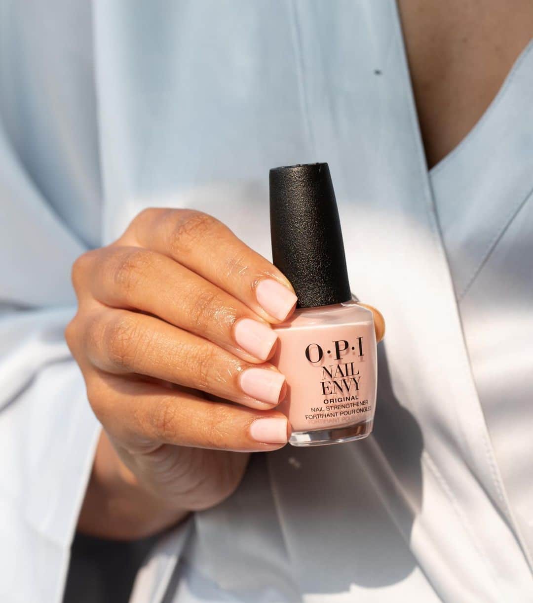 OPIさんのインスタグラム写真 - (OPIInstagram)「Create space for #SelfCare and the luxury of #HealthyNails with #OPINailEnvy.  Shade: #BubbleBath  #ColorIsTheAnswer #OPINailLacquer #OPIObsessed #PinkNails #PinkMani #NudeNails #NudeMani #NailGoals #StrongNails #HealthyNails #NailCare #StayHome」1月8日 10時38分 - opi