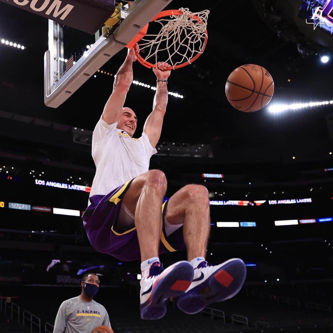 Los Angeles Lakersさんのインスタグラム写真 - (Los Angeles LakersInstagram)「And we back.」1月8日 10時32分 - lakers