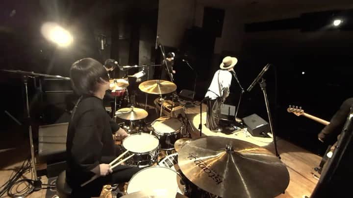吉澤響のインスタグラム：「2020/12/20 梅田TRAD 『あたりまえの空』/ セカイイチ  #セカイイチ #live #drums #drummer #gretsch #gretschdrums」