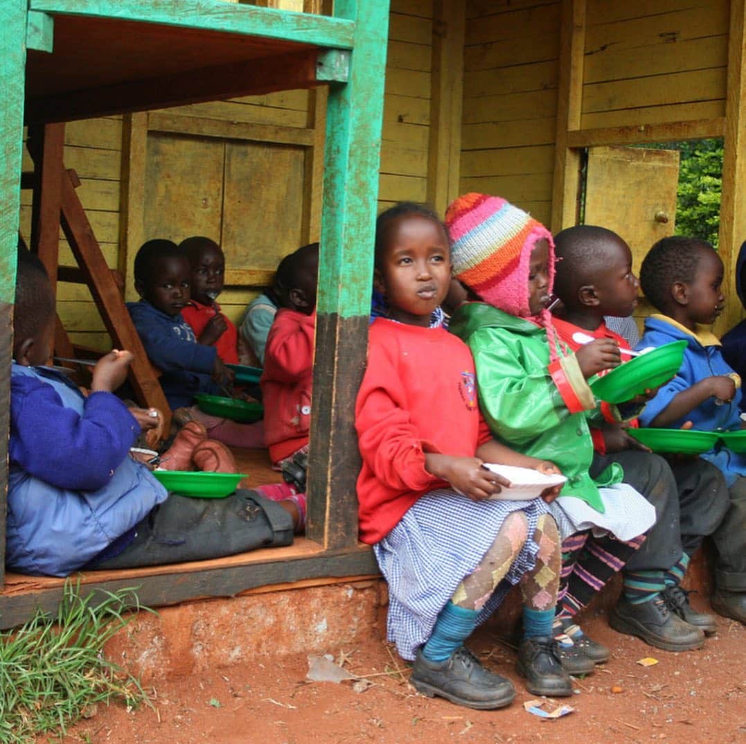 チャンルーのインスタグラム：「So much ❤️ Because of you and the funds raised from Giving Tuesday, we were able to donate 6 weeks worth of meals to the Seed Sowing Network, an organization that provides essential resources to local children in Kenya. From the bottom of our hearts, thank you, thank you, thank you!」