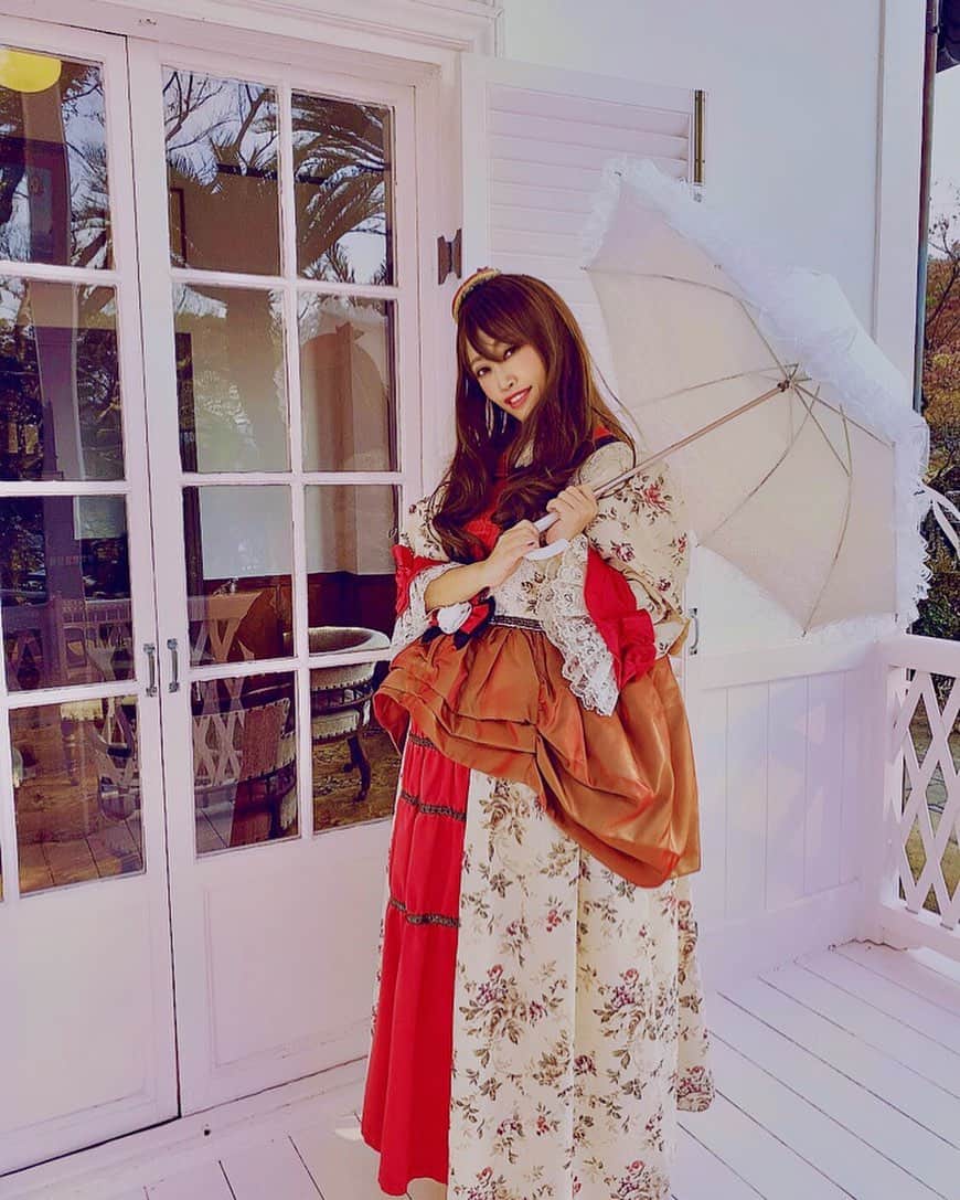 DJ YURINAのインスタグラム：「【緊急事態宣言】🆘🤷🏼‍♀️ What will happen to Japan's future? 日本どうなるんだろ？ . 自由にいろいろ渡航出来た時が懐かしい....😞 . . . . 20時以降に仕事が始まるものは完全休み、、 イベント業や飲食店、旅行会社は大打撃すぎるなぁ😹 . みんなも私も一緒に明るい年明けにしたいものですねぇ☀️ . . . #緊急事態宣言 #コロナ #日本どうなる #日本の未来 #東京都 #気持ちと思いやり  #dj #djyurina #イベント #イベント中止 #旅行行きたい #ストレス発散  #不安 #営業短縮 #コロナに負けるな #covid_19」