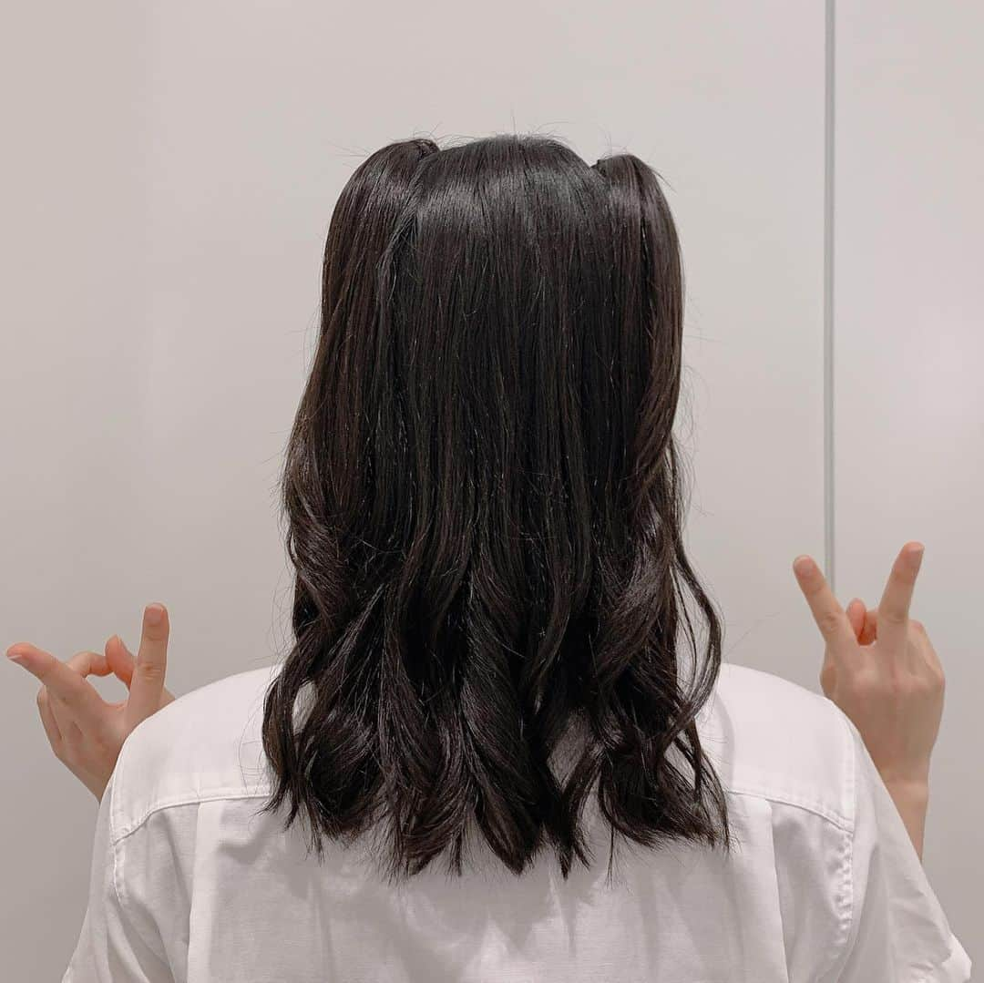 DIALOGUE+さんのインスタグラム写真 - (DIALOGUE+Instagram)「DIALOGUE＋BOX Vol.13 ヘアスタイル💇‍♀️  まなてぃ💜  #ダイアローグ #村上まなつ #ヘアアレンジ #ヘアスタイル #ハーフツイン」1月8日 11時57分 - dialogue_staff