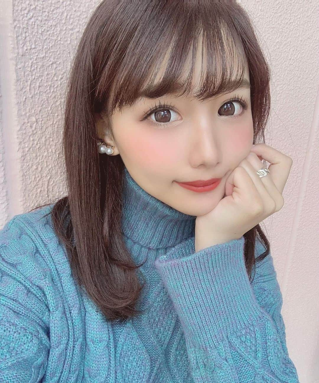 加藤里奈さんのインスタグラム写真 - (加藤里奈Instagram)「⋆ ハイネックニットが一番暖かいし 可愛いし、外にいる時間が長いときは 結構着てる😚❤︎ ⋆ この日のニットは @17kg_official のだよ〜❤︎ ⋆ @shiritaijo  ⋆ #ootd #fashion #instafood #instagram #instalike  #hairstyle #outfit #code #coordinate #style #stylepoint #instafashion #instagood #instalike #ファッション #撮影 #ヘアアレンジ #ヘアスタイル #アレンジスタイル #ヘア #かとこ #コーディネート #コーデ #かとこーで #今日の服 #17kg #イチナナキログラム #しりたい嬢」1月8日 11時54分 - katoco0326