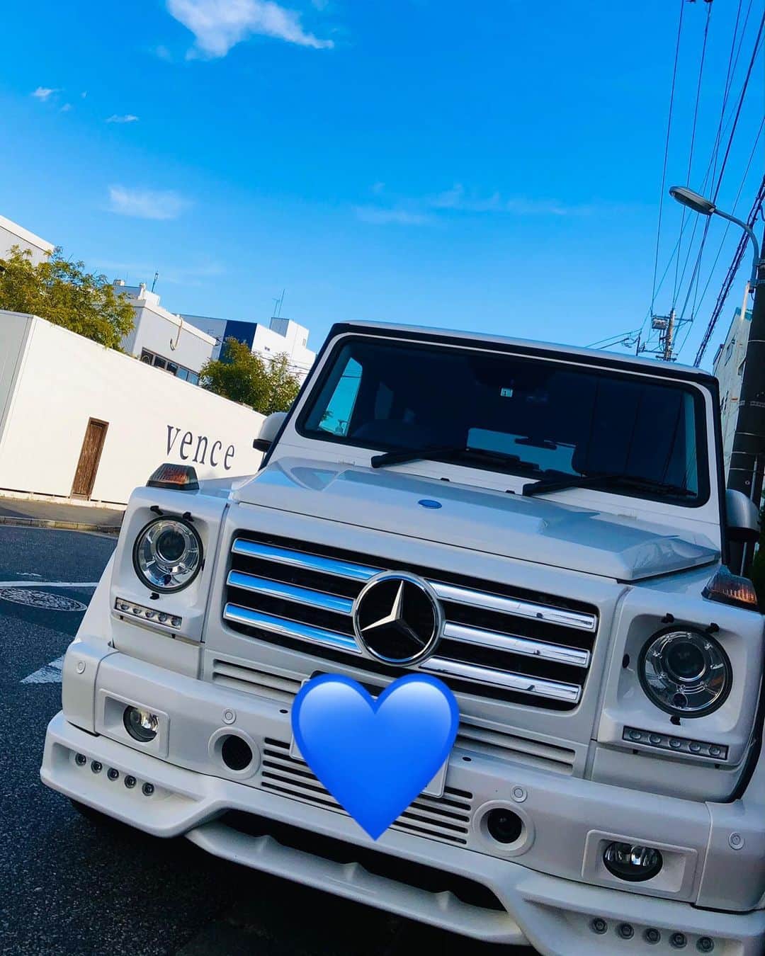マイケル富岡のインスタグラム：「wanna ride G? ドラマ撮影中♡ #surf #cruise #marina #mybabe #mercedesbenz #gclass #gelandewagen #amg #actor #actorslife #shooting #studio #location #マイケル富岡 #俳優 #タレント #ドラマ #撮影 #ロケ #ドライブ #ゲレンデ」