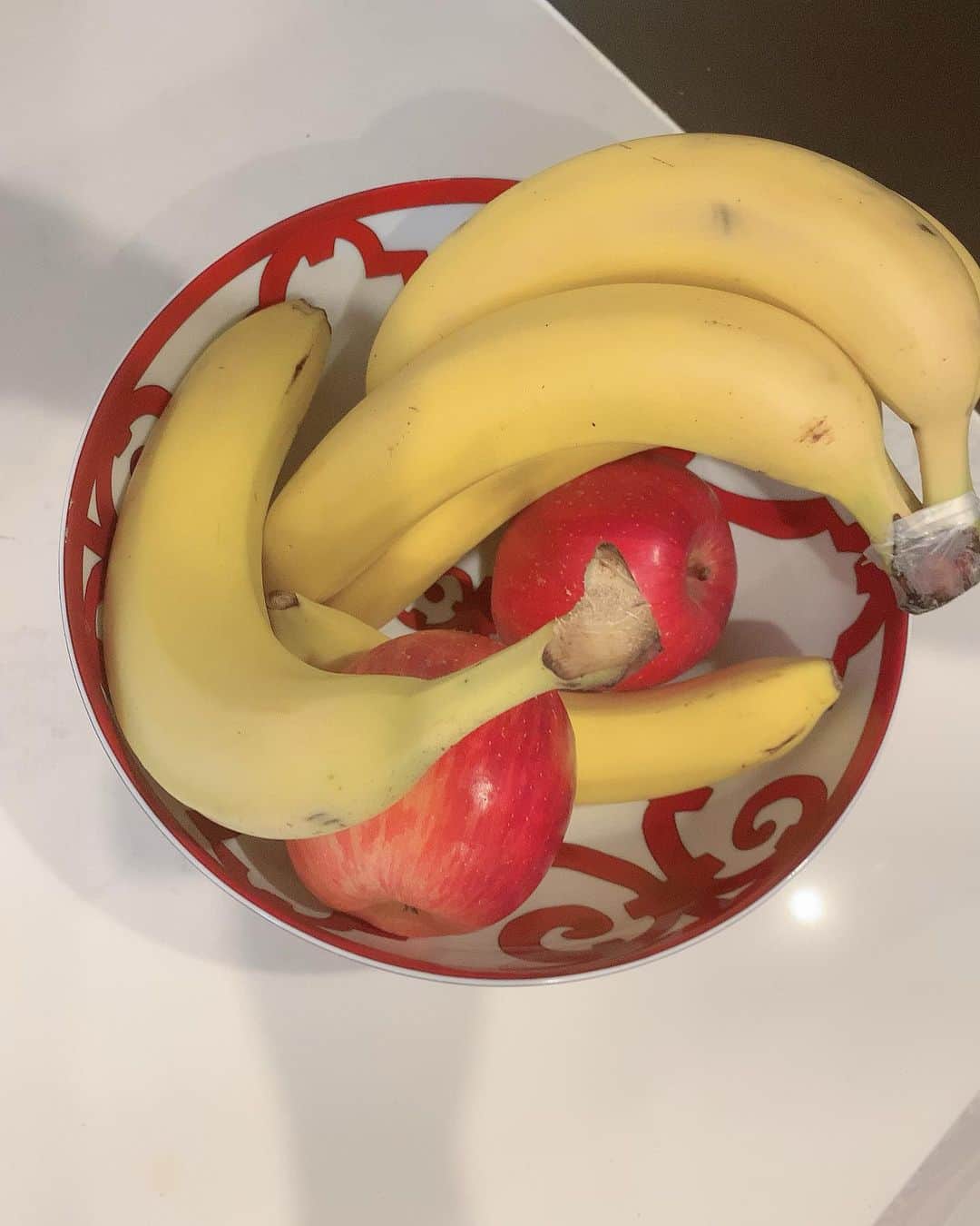 アレクサンダーさんのインスタグラム写真 - (アレクサンダーInstagram)「バナナジュースつくるか‼️ おちびに バナナは必需品だよね  #朝バナナ #バナナ  #バナナジュース」1月8日 12時10分 - alexanderfriends
