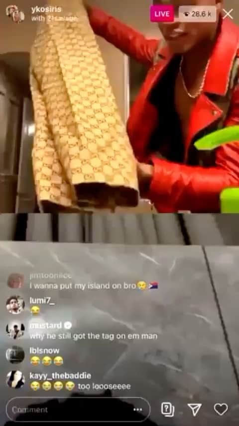 T.I.のインスタグラム：「1"Yeah that's what u do bruh...& then we goin to therapy." 2"Go get yo money back" 3"why u runnin round with da tag on ya pants?" 4"What was u goin through when u bought the jacket?" so many gems here. Savage got me Rollin'🤣🤣🤣🤣🤣🤣🤣🤣」