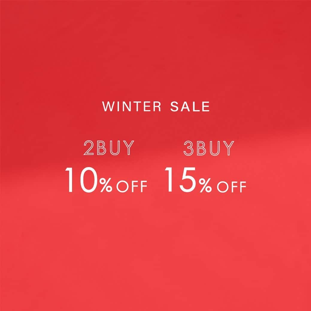 のインスタグラム：「. 『 2BUY10%OFF 3BUY15%OFF 』  2021/1/8(金)～1/21(木)の期間、各ショップ、オンラインストアにて現在開催中のウィンターセールがさらにお買い得になるスペシャルなイベントを開催。2点ご購入で10%OFF、3点以上のご購入で15%OFFにてお求めいただけます。※オフの対象はセール商品のみとなります。通常商品はお買上げ点数のカウントには含みますが、オフの対象外となります。  一部再値下げセール商品もございますので、この冬マストバイのコートやダウン、ニットなどお得になるこの機会を是非ご利用くださいませ。  オンラインストアと各ショップでは少し割引の適応条件が異なります。 詳しくはプロフィールURL内のNEWSにてご覧いただけます。  #loveless #20aw  #newseason #newarrival  #sale#wintersale #ラブレス #ラブレスセレクト」