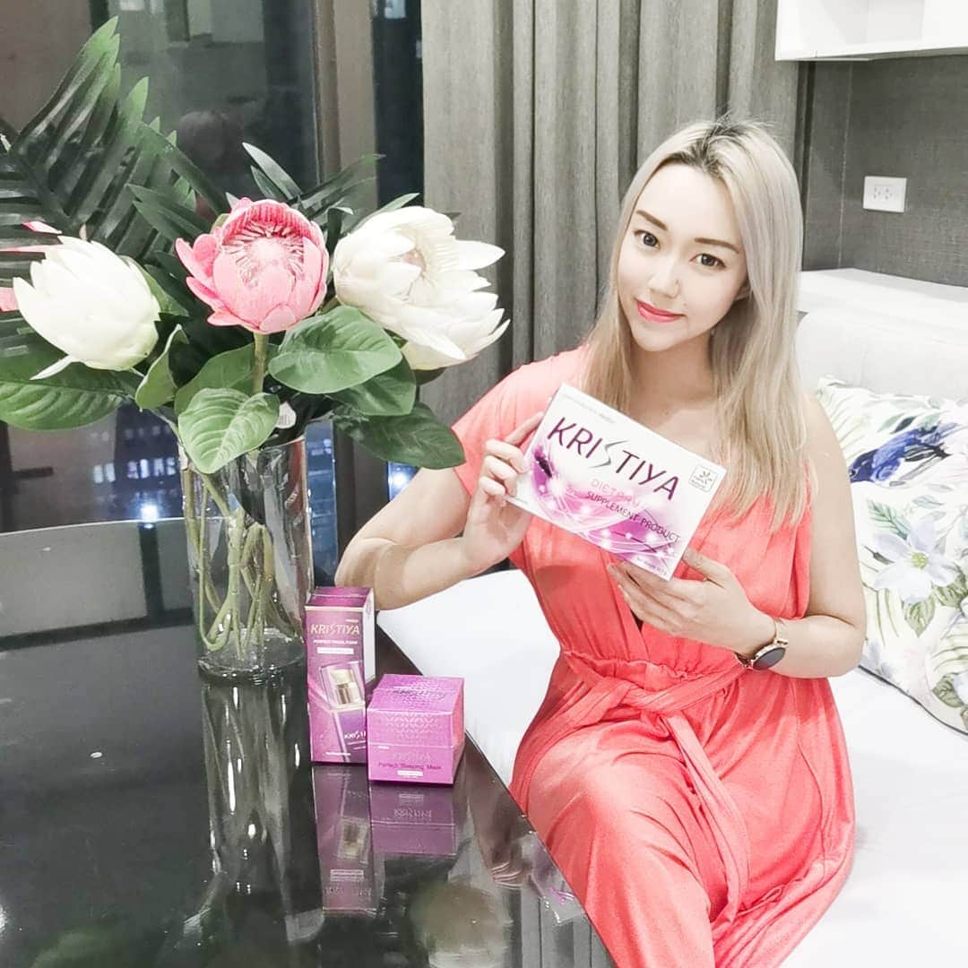 Nicole Chenのインスタグラム：「Loving my dietary @kristiya_thailand pill to keep me slim throughout the year in 2021! #slimmingpill #slimmingthailand #บางแสน # กระชับสัดส่วน # ไลฟ์สไตล์」