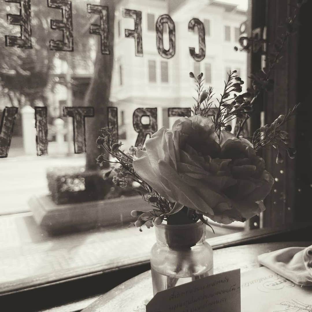 ニウィさんのインスタグラム写真 - (ニウィInstagram)「One day trip with  @vharnnakorn  🌼🌼🌼 Necklace&earring by @2.8khams.store」1月8日 13時55分 - newpatitta