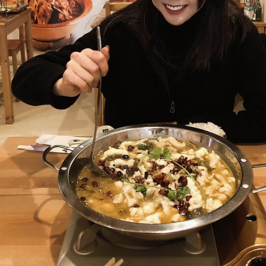 瑛蓮さんのインスタグラム写真 - (瑛蓮Instagram)「愛してやまない酸菜鱼を食べて、ぬくまる。  #酸菜鱼」1月8日 14時02分 - elen_official_422