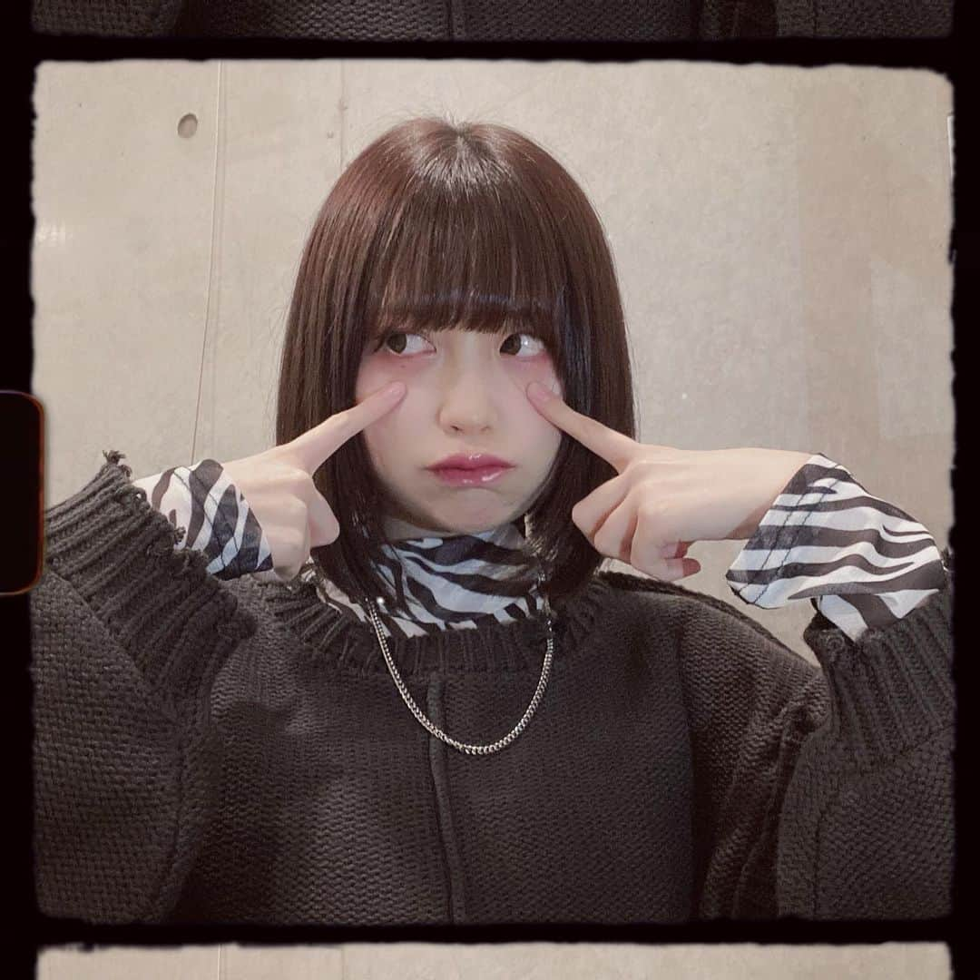 宮内凛さんのインスタグラム写真 - (宮内凛Instagram)「. . お休みだけどメイクして撮った偉い . . #japangirl #japangirls #韓国ファッション #オルチャンメイク #ボブ女子 #셀스타그램📷 #셀피📷 #얼스타그렘 #얼짱스타그램 #일본여자 #오오티디패션」1月8日 19時45分 - miyauchi_rin