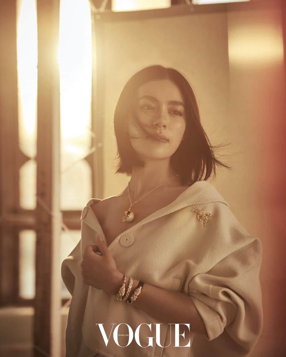キンバリー・アン・ウォーテマス・ティアムシリのインスタグラム：「January's issue my date of birth! in Panthère de Cartier for Vogue magazine 🤎🐆」