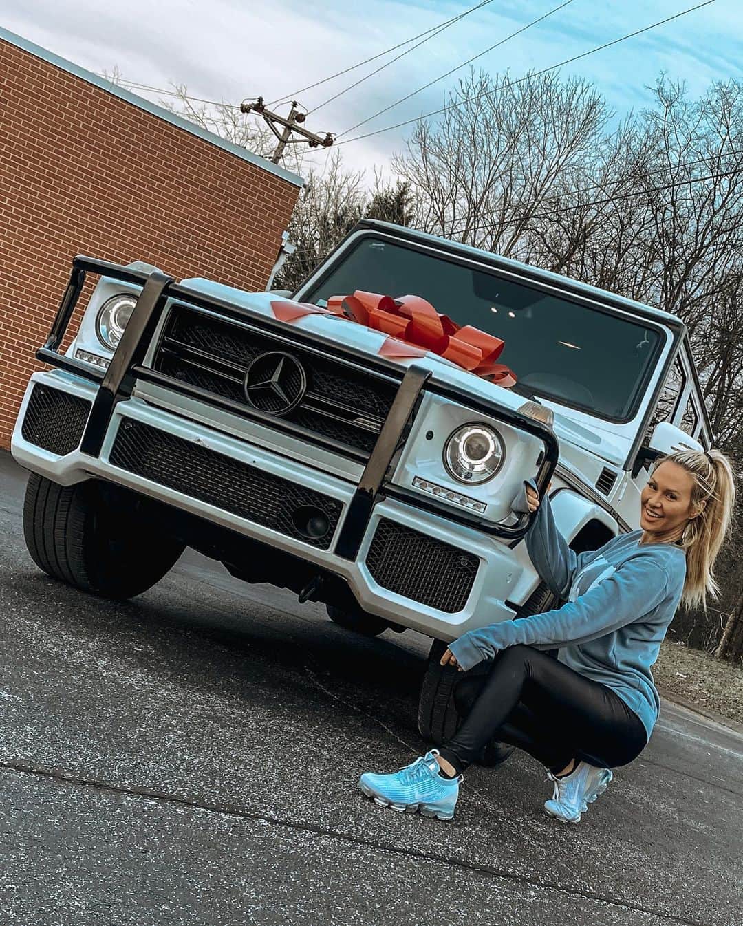 Kindly Myersのインスタグラム：「OMG-wagon!  Thanks for helping me find my dream car @rduauto」