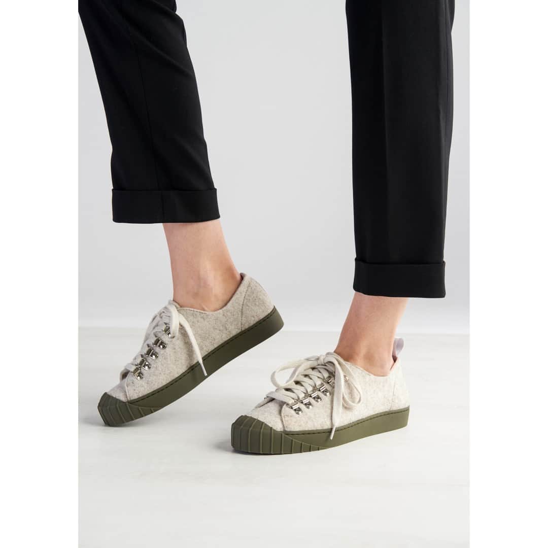 テーリポルキのインスタグラム：「The warmest and softest Winter sneakers also on sale! Find both online and in our store, the sneaker is also available in black 🤍🖤⠀⠀⠀⠀⠀⠀⠀⠀⠀ ⠀⠀⠀⠀⠀⠀⠀⠀⠀ #TERHIPÖLKKI #terhipölkkistore #finnishdesign #sustainable #footwear #shoes #sale #movingsale #sneakers」